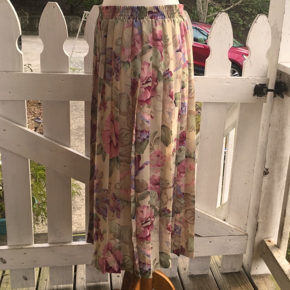 Alfred Dunner Dresses & Skirts - Alfred Dunner Pleated Floral Skirt 16P FREE SHIP
